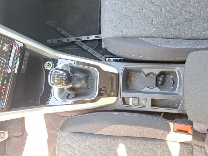 Volkswagen T-Roc 1.0 TSI Move 2024 – снимка 18