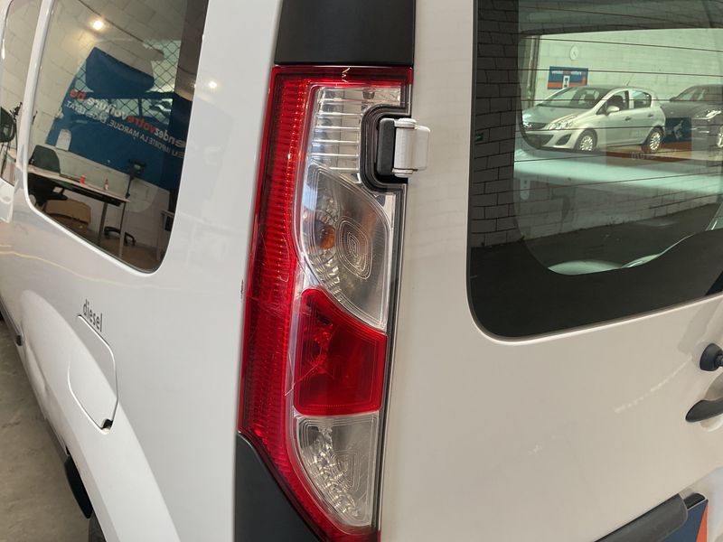 Renault Kangoo 1.5 BLUE dCi Rapid Maxi Extra 2021 – снимка 45