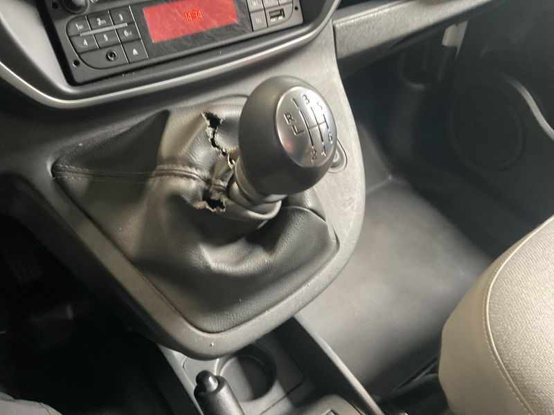 Renault Kangoo 1.5 BLUE dCi Rapid Maxi Extra 2021 – снимка 39