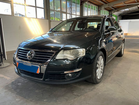 Volkswagen Passat 1.6 FSI Highline 2005 – снимка 1
