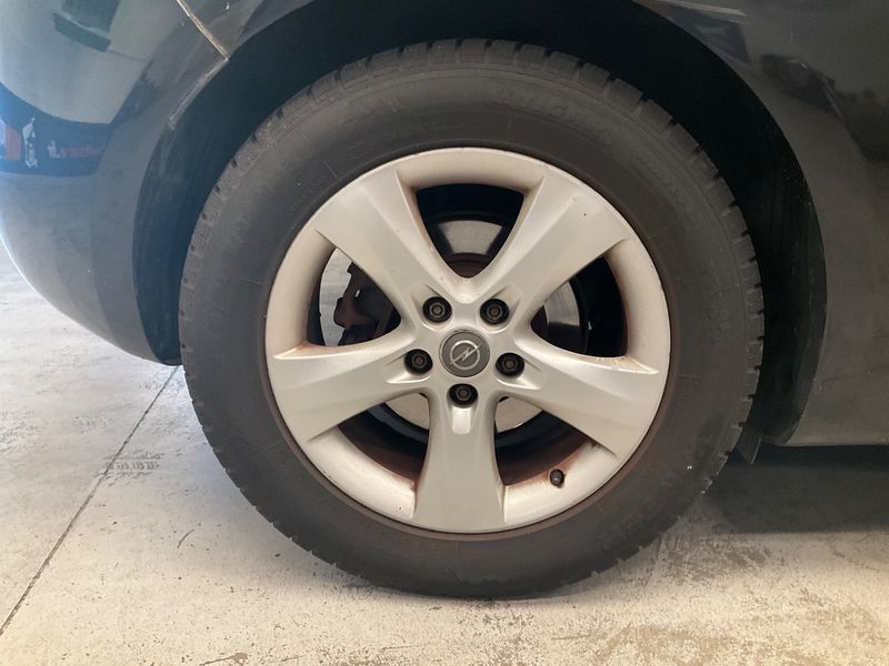 Opel Astra GTC 1.4 Turbo Edition 2012 – снимка 9