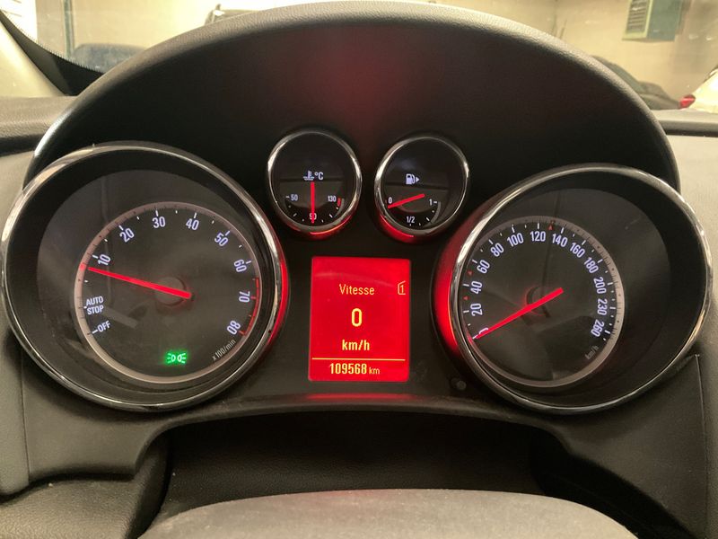 Opel Astra GTC 1.4 Turbo Edition 2012 – снимка 18