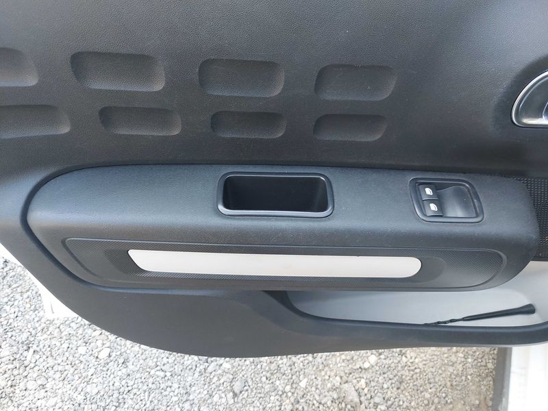 Citroen C3 1.5 Blue-HDi Société Feel Nav 2020 – снимка на щета 58