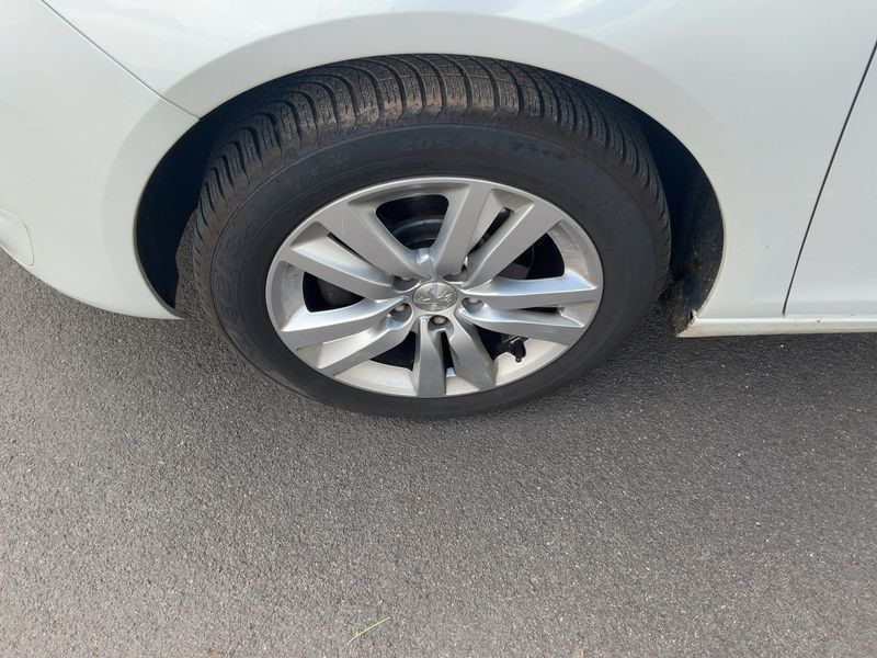 Peugeot 308 1.6 Blue-HDi Active 2016 – снимка 3