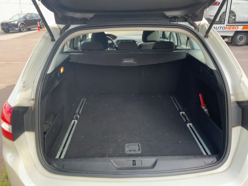 Peugeot 308 1.6 Blue-HDi Active 2016 – снимка 15