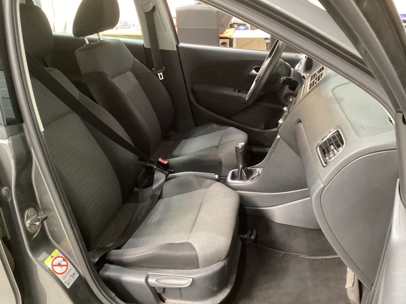 Volkswagen Polo 1.6 TDI Comfortline BlueMotion Tech 2010 – снимка 3