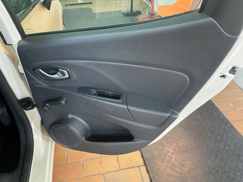 Renault Clio 1.2 Start 2017 – снимка 26