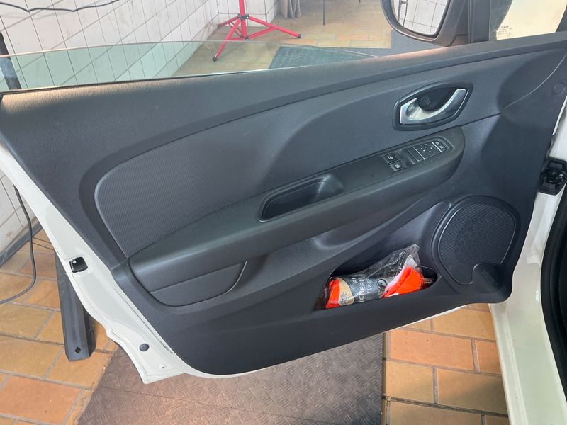 Renault Clio 1.2 Start 2017 – снимка 23