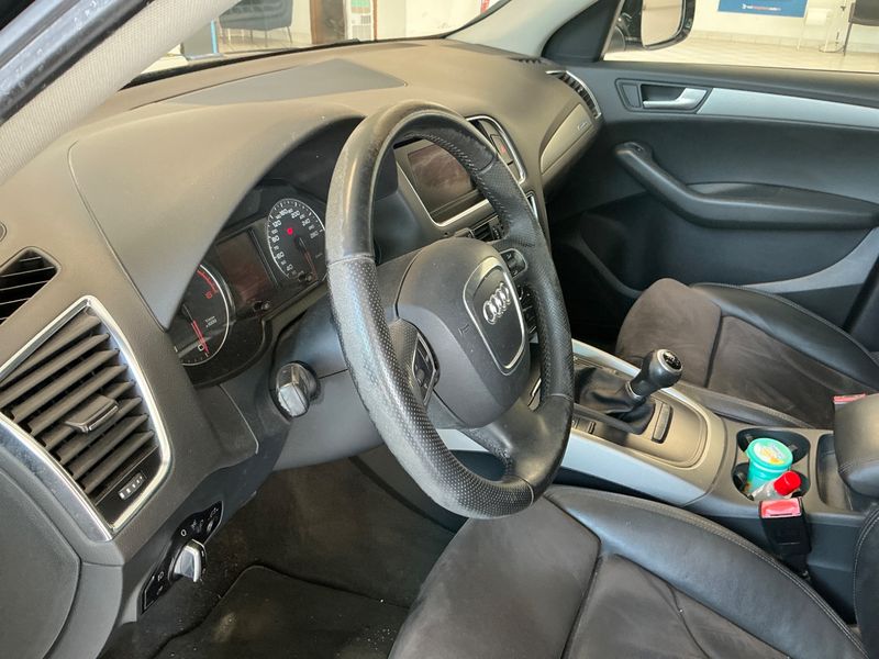 Audi Q5 2.0 TDI quattro 2011 – снимка 23
