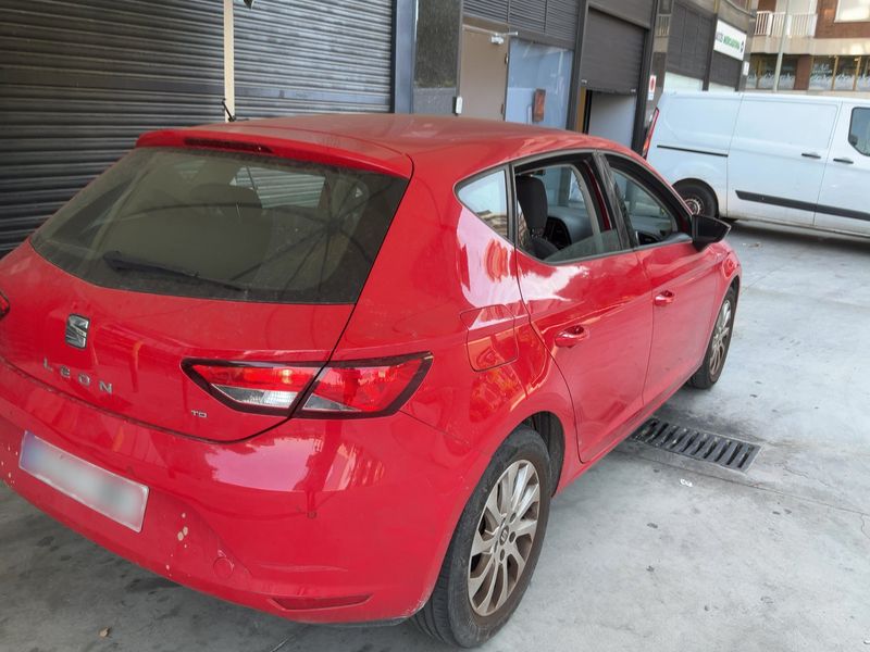 Seat Leon 1.6 TDI Style 2014 – снимка 8