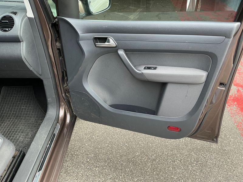 Volkswagen Caddy 1.6 TDI JAKO-O Edition BlueMotion Tech 2013 – снимка 25