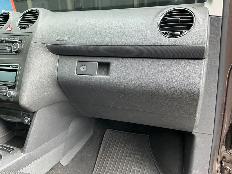 Volkswagen Caddy 1.6 TDI JAKO-O Edition BlueMotion Tech 2013 – снимка 26