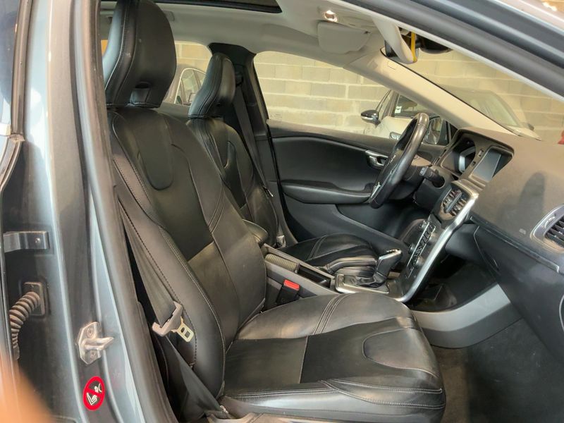 Volvo V40 2.0 D3 Xenium 2016 – снимка 16