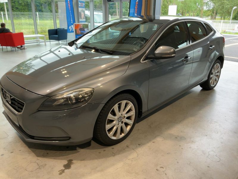 Volvo V40 2.0 D3 Xenium 2016 – снимка 2