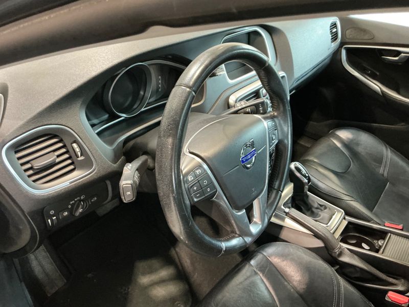 Volvo V40 2.0 D3 Xenium 2016 – снимка 22