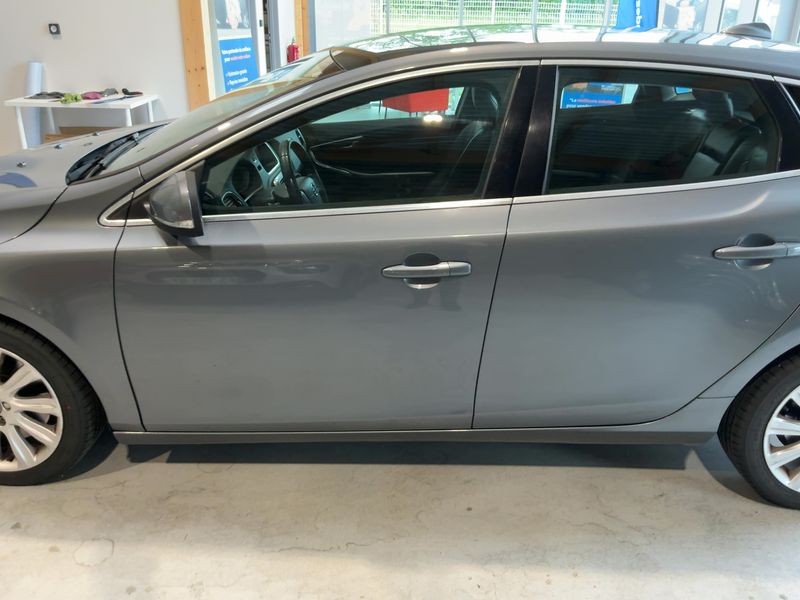Volvo V40 2.0 D3 Xenium 2016 – снимка 4
