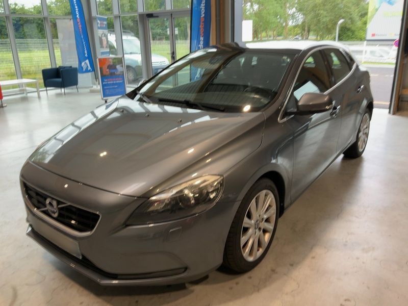 Volvo V40 2.0 D3 Xenium 2016 – снимка 1