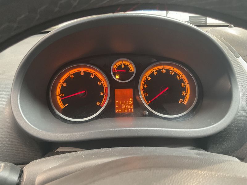 Opel Corsa 1.2 Satellite 2011 – снимка 4