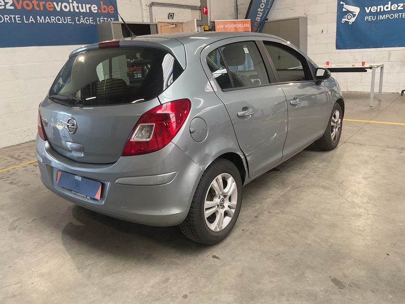Opel Corsa 1.2 Satellite 2011 – снимка 2
