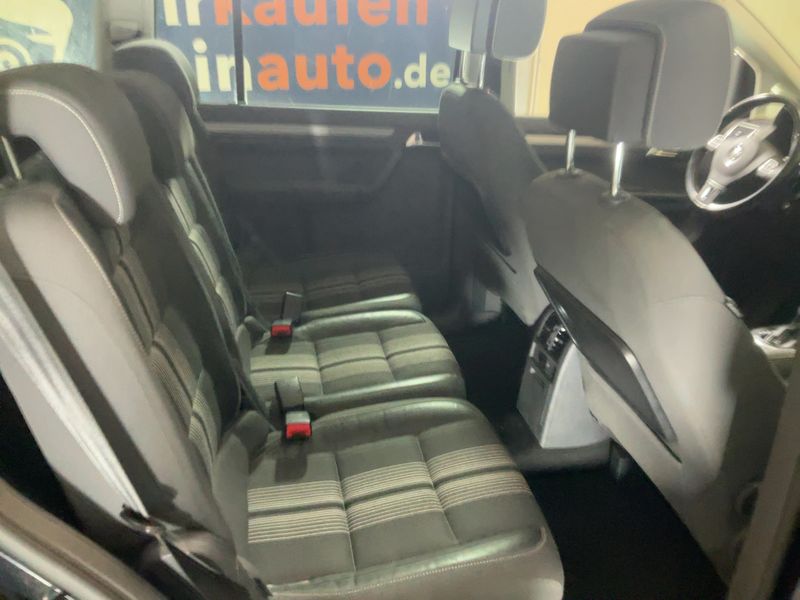 Volkswagen Touran 2.0 TDI Match 2012 – снимка 19