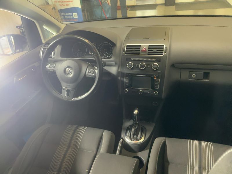 Volkswagen Touran 2.0 TDI Match 2012 – снимка 17