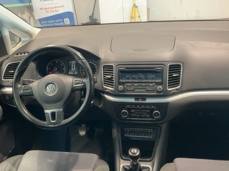 Volkswagen Sharan 2.0 TDI Style BlueMotion Tech 2011 – снимка 17
