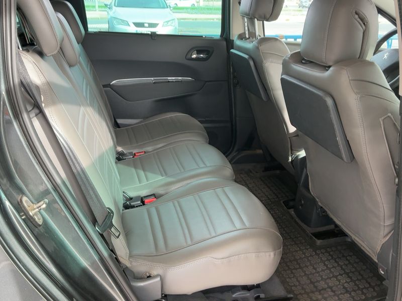 Peugeot 5008 1.6 Blue-HDi Allure 2015 – снимка 19