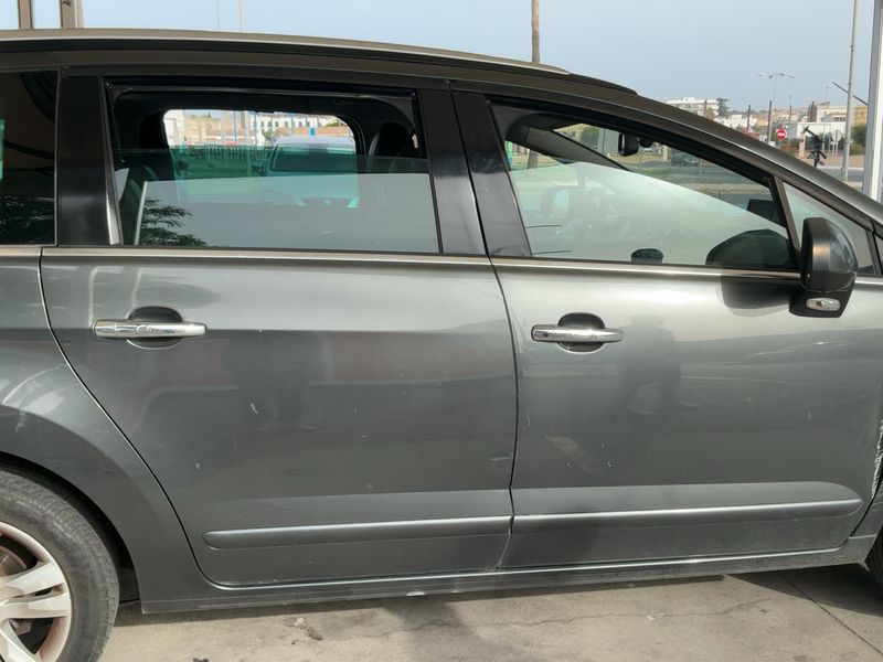 Peugeot 5008 1.6 Blue-HDi Allure 2015 – снимка 10
