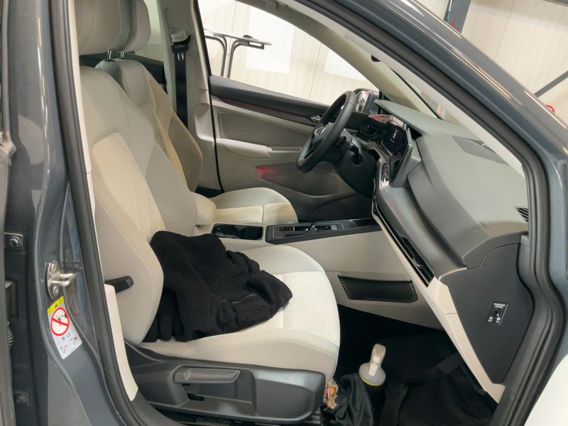 Volkswagen Golf VIII 1.5 eTSI ACT Style 2020 – снимка 17