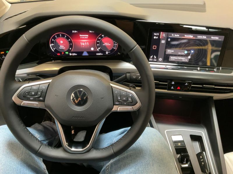 Volkswagen Golf VIII 1.5 eTSI ACT Style 2020 – снимка 18