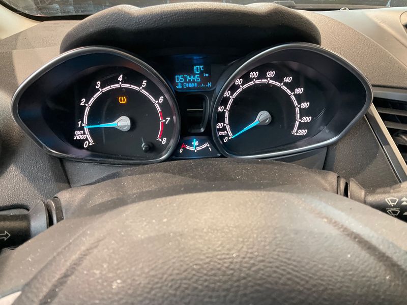 Ford Fiesta 1.0 SYNC Edition 2015 – снимка 19
