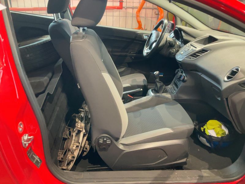 Ford Fiesta 1.0 SYNC Edition 2015 – снимка 17
