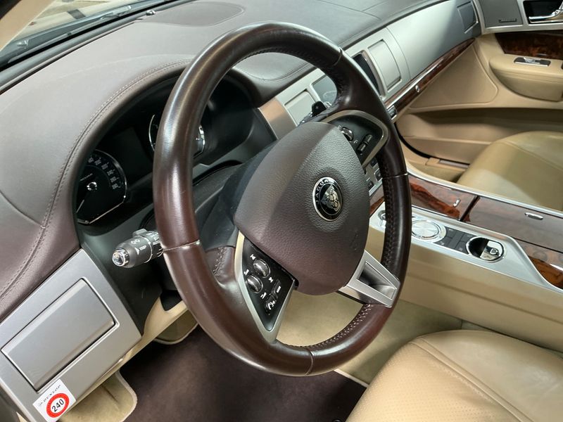Jaguar XF 3.0 D V6 S 2013 – снимка 28