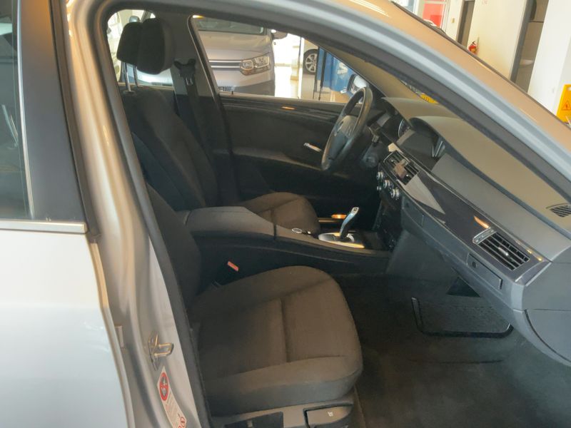 BMW 5er 523i 2009 – снимка 16