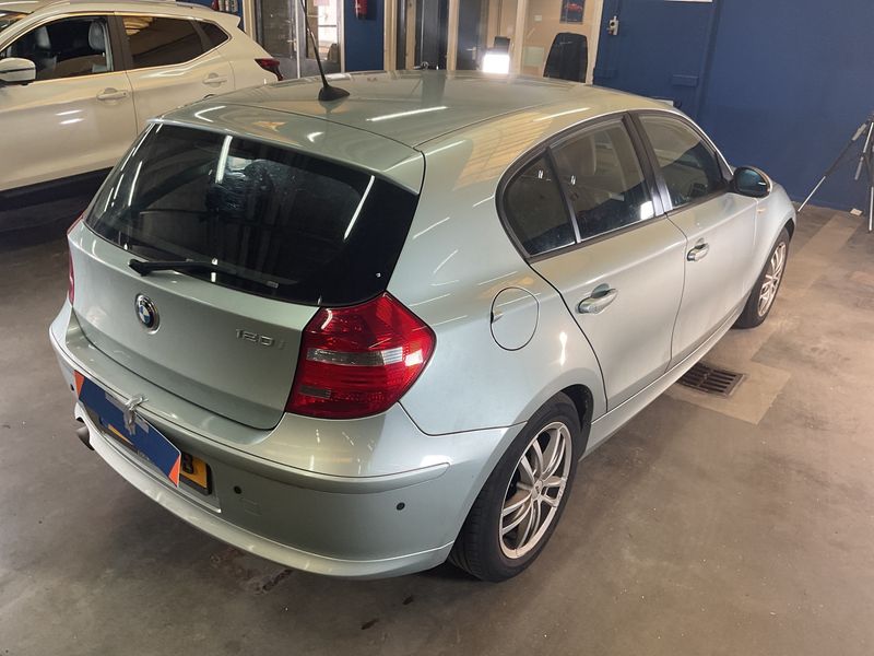 BMW 1er 120i 2008 – снимка 2