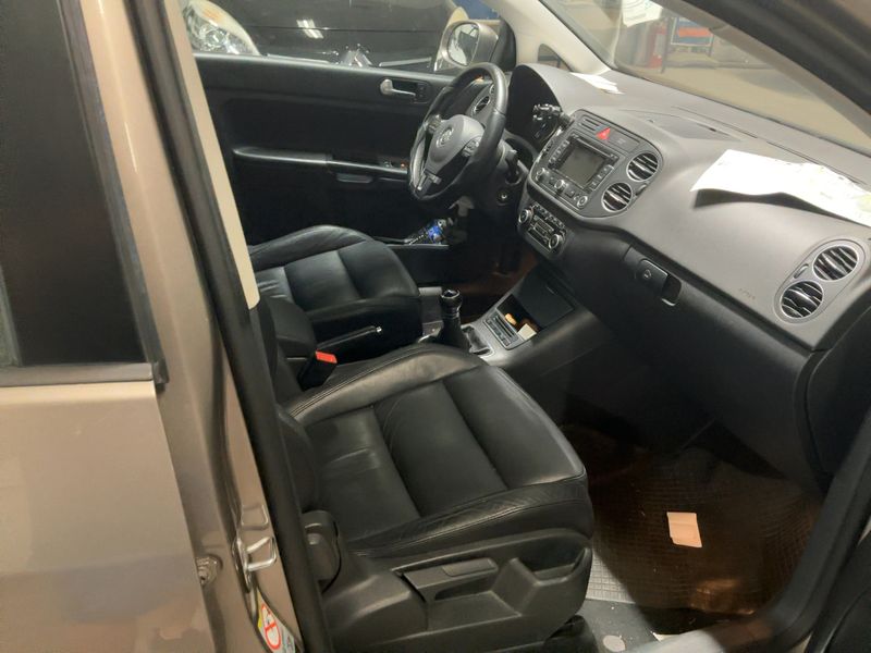 Volkswagen Golf VI Plus 1.6 TDI Highline 2011 – снимка 11