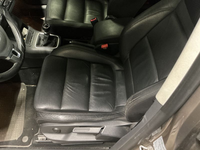 Volkswagen Golf VI Plus 1.6 TDI Highline 2011 – снимка на щета 26