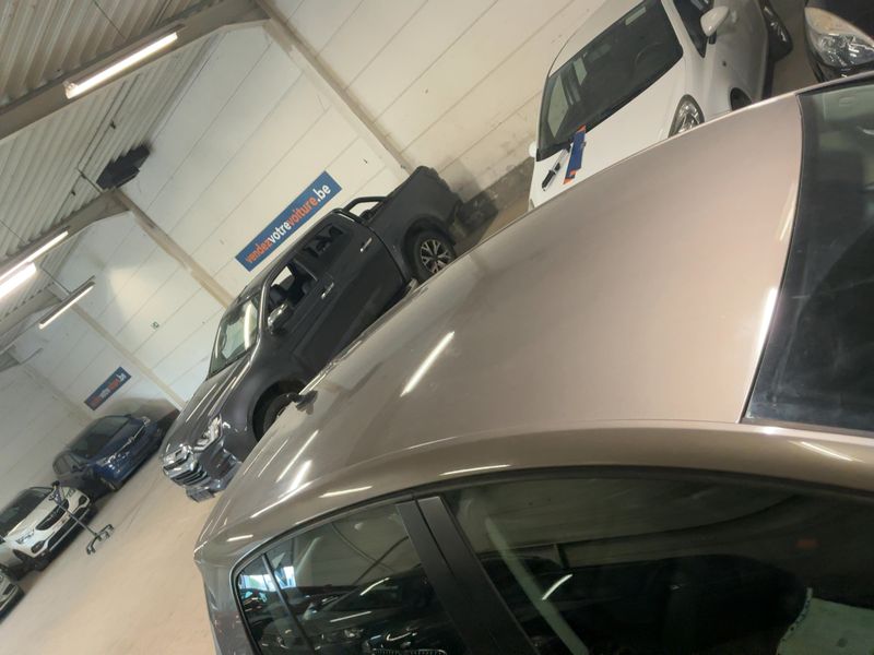 Volkswagen Golf VI Plus 1.6 TDI Highline 2011 – снимка 21