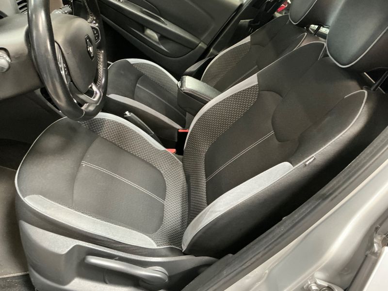 Renault Captur 1.5 dCi Iridium 2017 – снимка 24