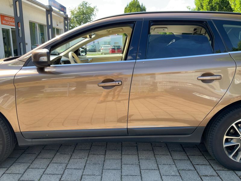 Volvo XC60 2.0 D4 Edition PRO 2WD 2013 – снимка 4