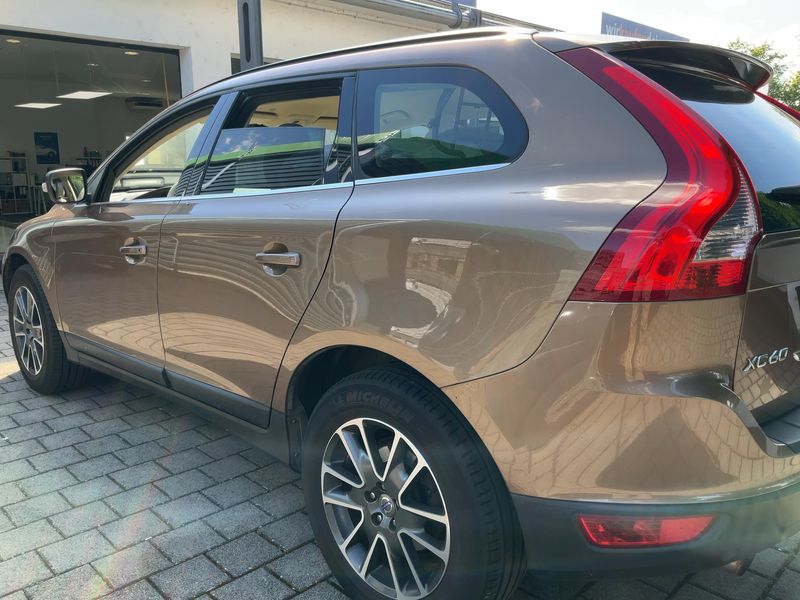 Volvo XC60 2.0 D4 Edition PRO 2WD 2013 – снимка 6