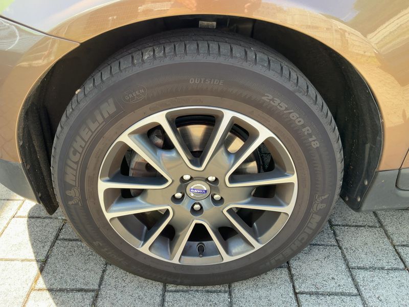 Volvo XC60 2.0 D4 Edition PRO 2WD 2013 – снимка 3