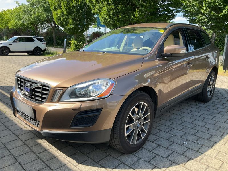 Volvo XC60 2.0 D4 Edition PRO 2WD 2013 – снимка 1