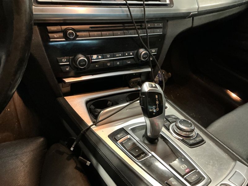 BMW 7er 730d 2011 – снимка 22