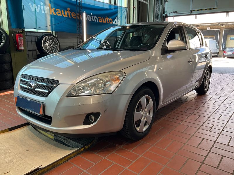 Kia cee'd 1.4 Vision 2009 – снимка 1