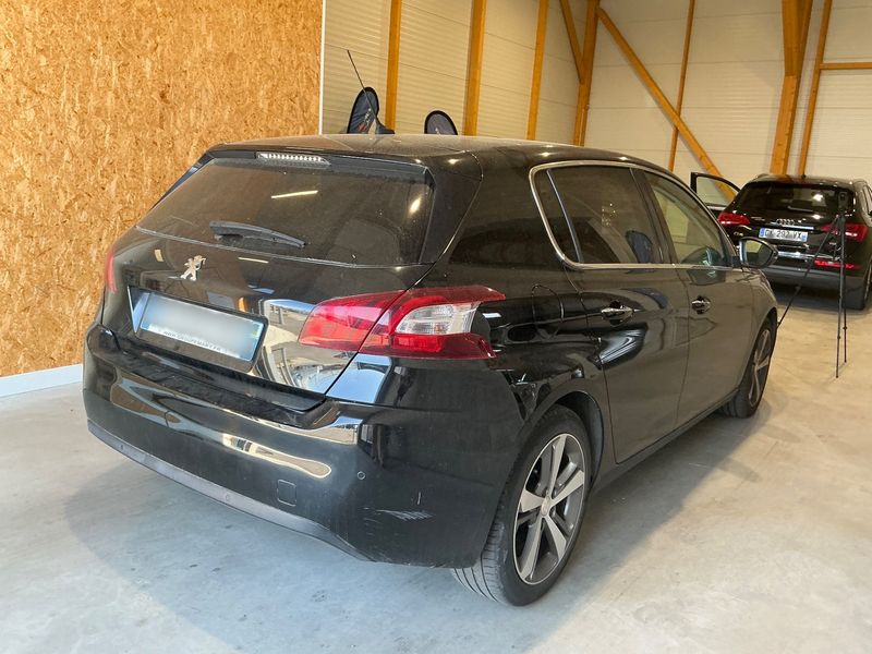 Peugeot 308 2.0 Blue-HDi Feline 2014 – снимка 8