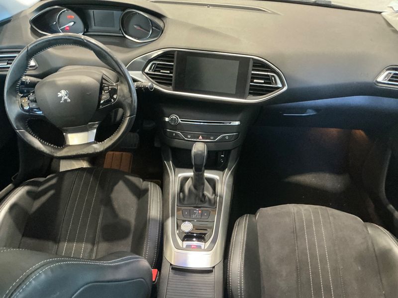 Peugeot 308 2.0 Blue-HDi Feline 2014 – снимка 17