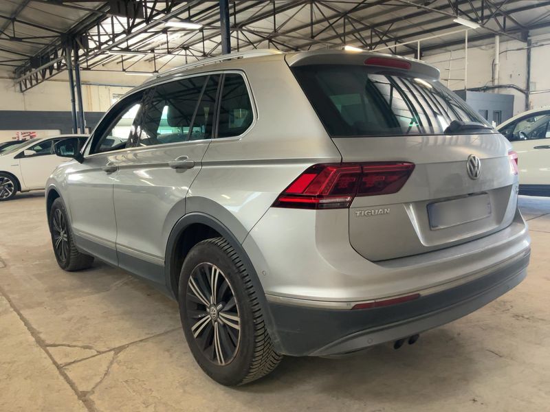 Volkswagen Tiguan 2.0 TDI Carat Edition 4Motion BlueMotion Tech 2016 – снимка 6