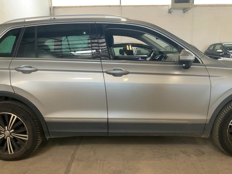 Volkswagen Tiguan 2.0 TDI Carat Edition 4Motion BlueMotion Tech 2016 – снимка 10