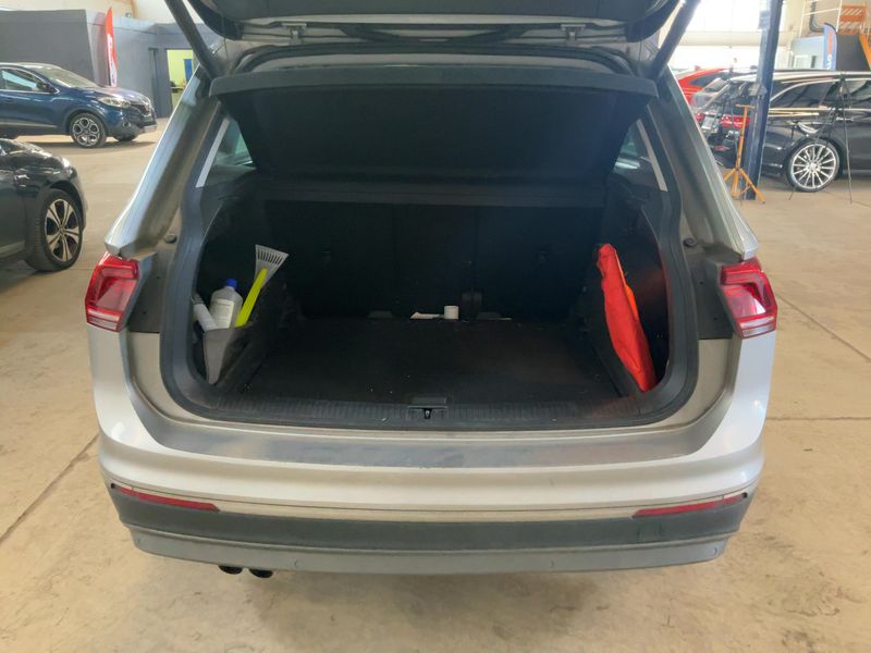 Volkswagen Tiguan 2.0 TDI Carat Edition 4Motion BlueMotion Tech 2016 – снимка 15